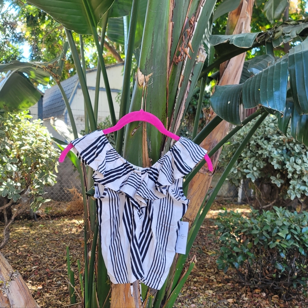 New With Tags Jessica Simpson Girls Striped Ruffle Top